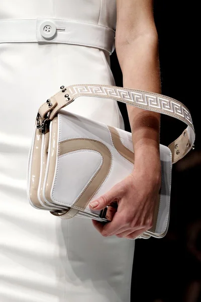Look 23